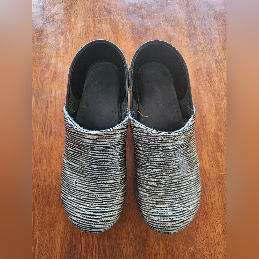 Danskos size 40